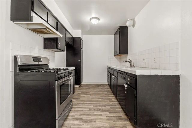218 Thorne, Los Angeles, CA 90042