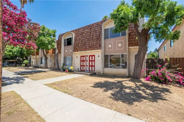 218 Thorne, Los Angeles, CA 90042