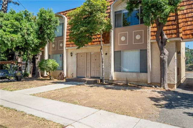 218 Thorne, Los Angeles, CA 90042