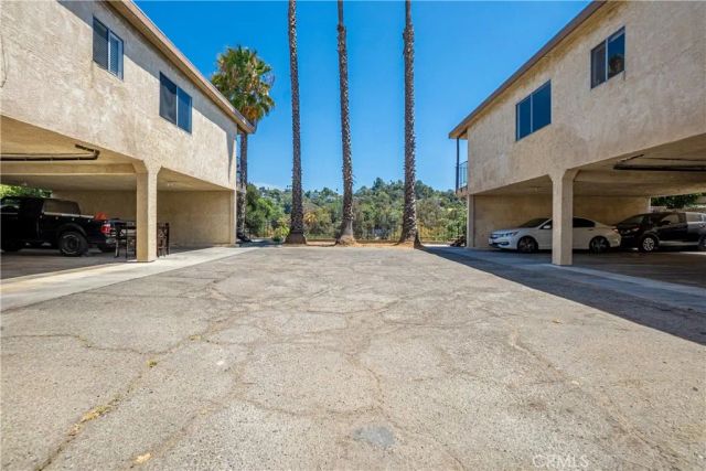218 Thorne, Los Angeles, CA 90042