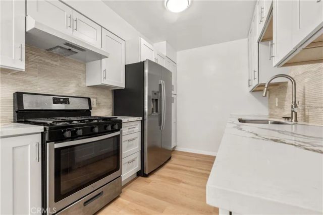 218 Thorne, Los Angeles, CA 90042