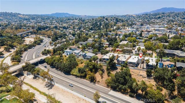 218 Thorne, Los Angeles, CA 90042