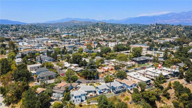 218 Thorne, Los Angeles, CA 90042