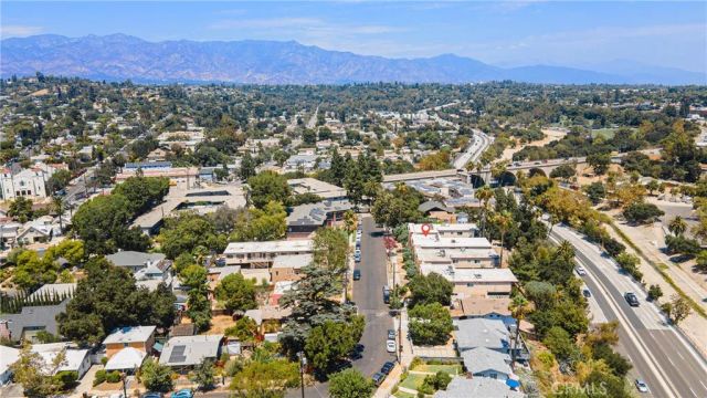 218 Thorne, Los Angeles, CA 90042
