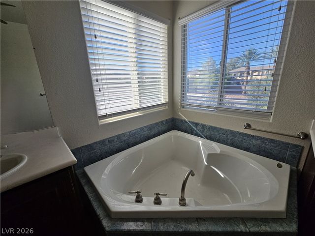 10134 Reflection Brook Avenue, Las Vegas, NV 89148