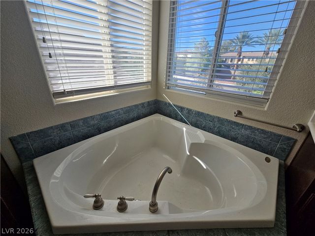 10134 Reflection Brook Avenue, Las Vegas, NV 89148