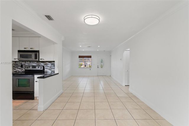 4151 SW 56th Avenue, Davie, FL 33314