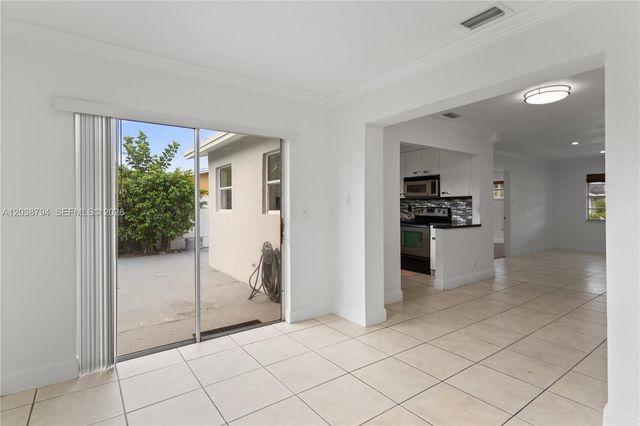 4151 SW 56th Avenue, Davie, FL 33314