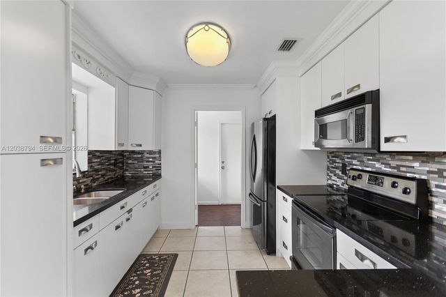 4151 SW 56th Avenue, Davie, FL 33314