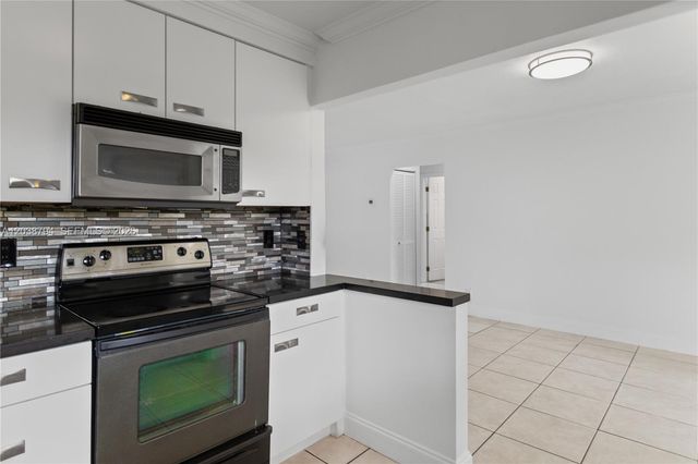 4151 SW 56th Avenue, Davie, FL 33314