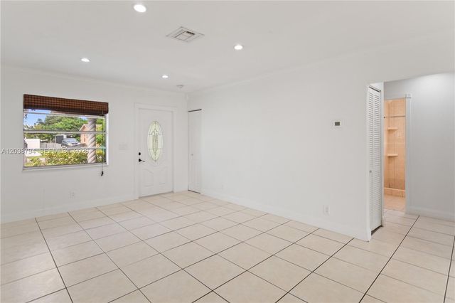 4151 SW 56th Avenue, Davie, FL 33314