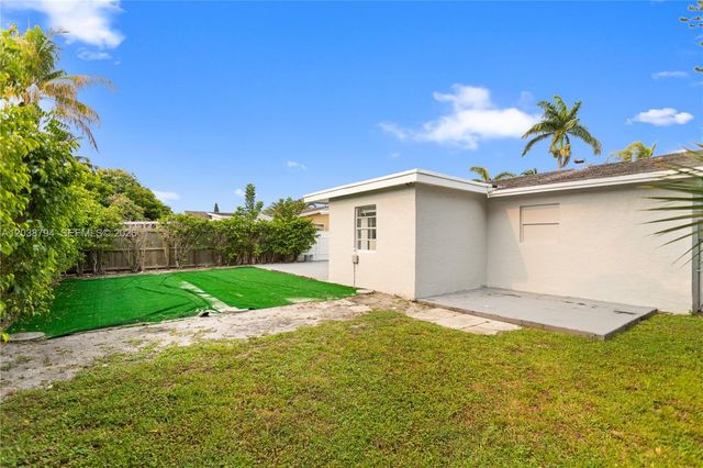 4151 SW 56th Avenue, Davie, FL 33314