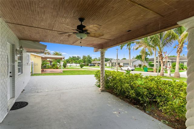 4151 SW 56th Avenue, Davie, FL 33314