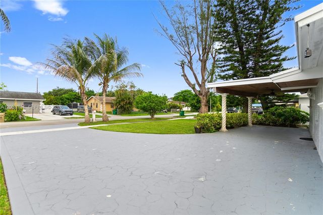 4151 SW 56th Avenue, Davie, FL 33314