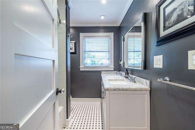 2443 Hunting Valley Drive, Decatur, GA 30033