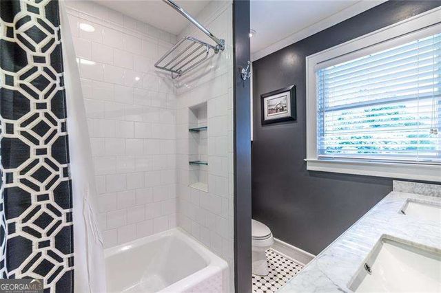 2443 Hunting Valley Drive, Decatur, GA 30033