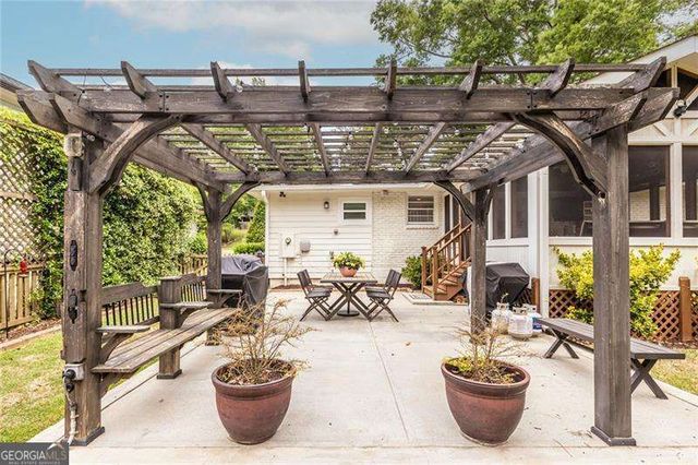 2443 Hunting Valley Drive, Decatur, GA 30033