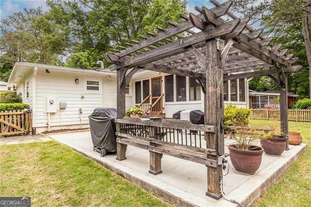 2443 Hunting Valley Drive, Decatur, GA 30033