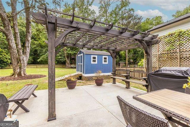 2443 Hunting Valley Drive, Decatur, GA 30033