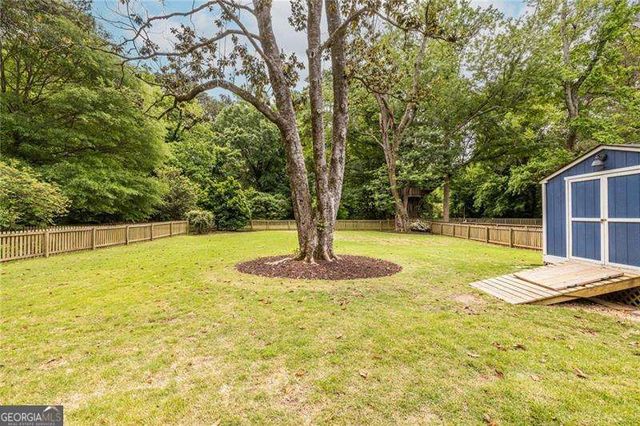 2443 Hunting Valley Drive, Decatur, GA 30033
