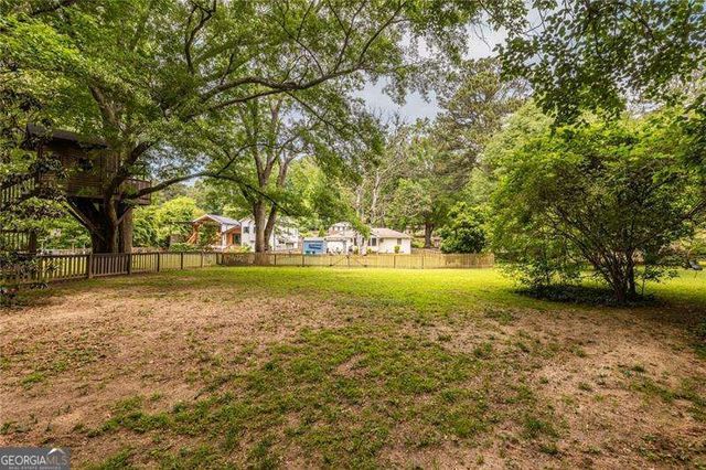 2443 Hunting Valley Drive, Decatur, GA 30033