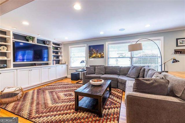 2443 Hunting Valley Drive, Decatur, GA 30033