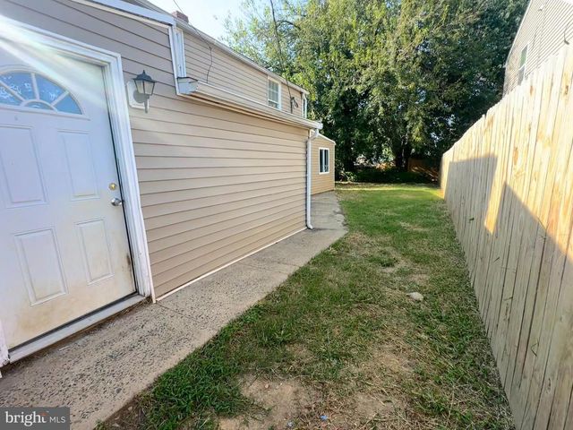 16 TYRONE AVE, New Castle, DE 19720