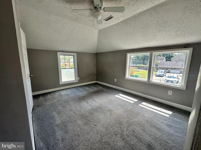 16 TYRONE AVE, New Castle, DE 19720