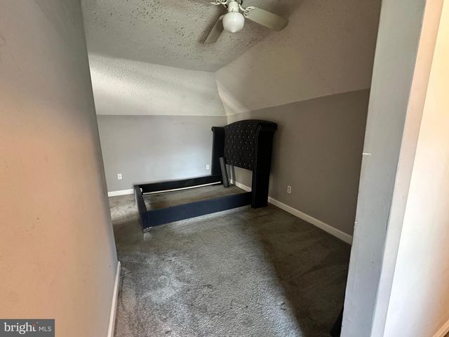 16 TYRONE AVE, New Castle, DE 19720