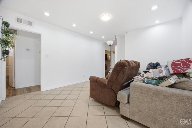 428 Francis Street, Bakersfield, CA 93308