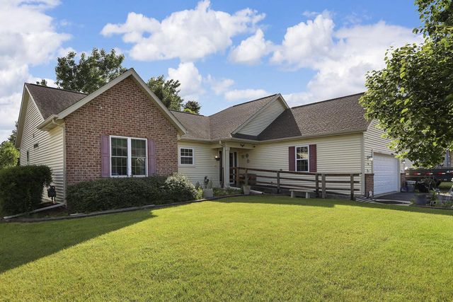 30 W Sedgemeadow STREET, Elkhorn, WI 53121