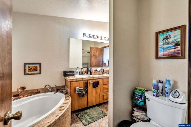 35377 Ede Rd, Lebanon, OR 97355