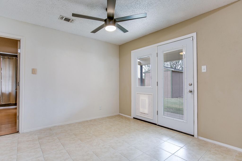 Image 10 of property listing at 2306 1st Atlas Street, San Angelo, TX 76905