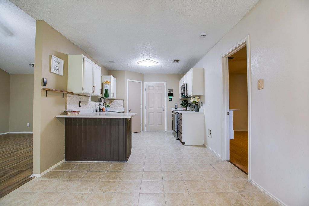 Image 11 of property listing at 2306 1st Atlas Street, San Angelo, TX 76905