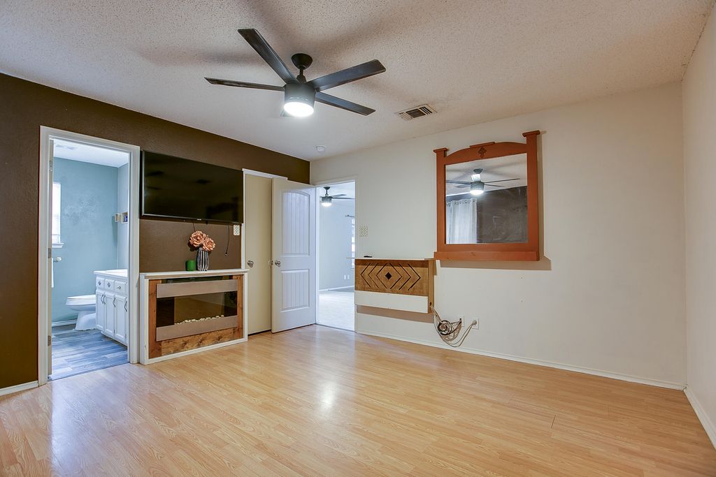 Image 16 of property listing at 2306 1st Atlas Street, San Angelo, TX 76905