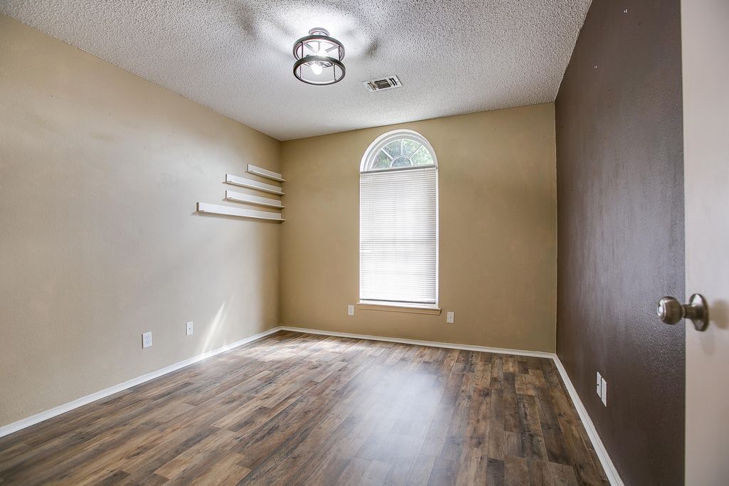 Image 21 of property listing at 2306 1st Atlas Street, San Angelo, TX 76905