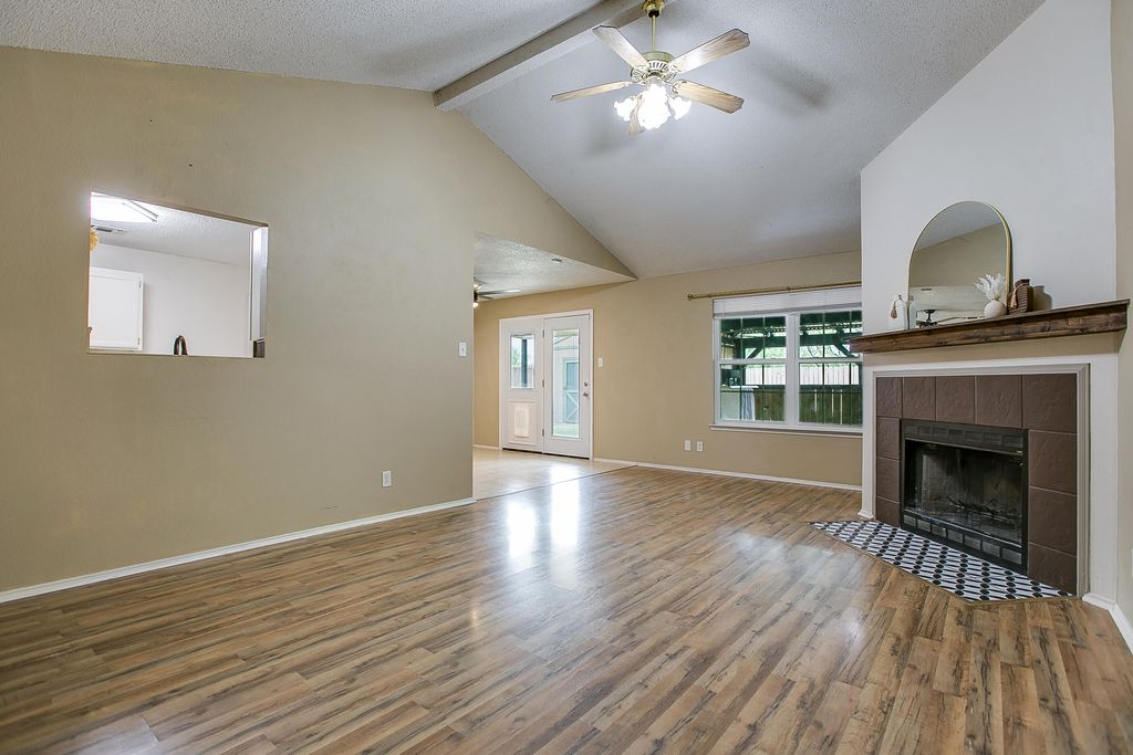 Image 7 of property listing at 2306 1st Atlas Street, San Angelo, TX 76905