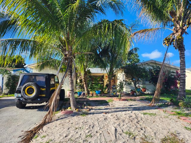 6651 Allen Street, Hollywood, FL 33024