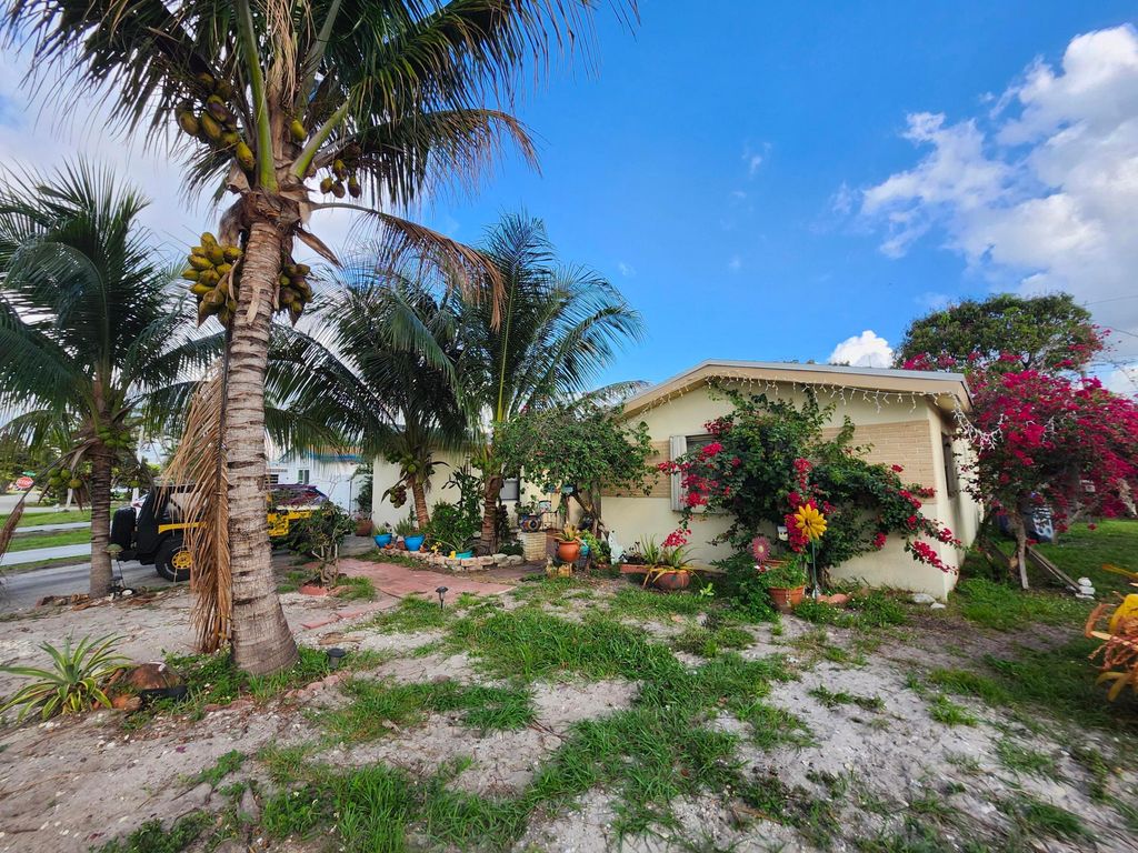 6651 Allen Street, Hollywood, FL 33024