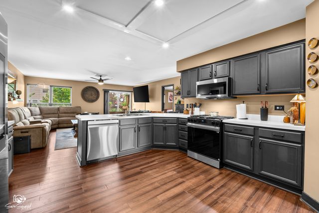 5307 Floralwood Court, Plainfield, IL 60586