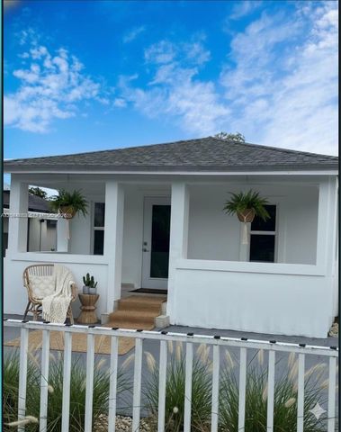 81 NW 44th St, Miami, FL 33127
