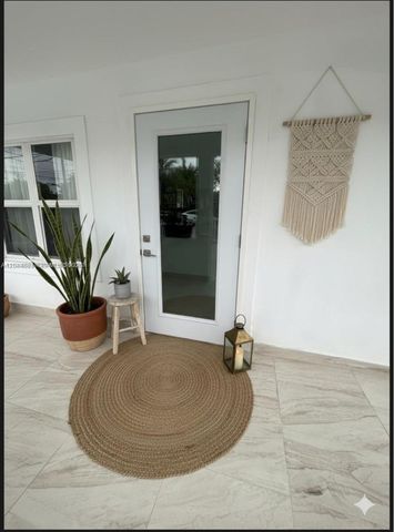 81 NW 44th St, Miami, FL 33127