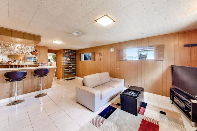 8919 Olcott Avenue, Morton Grove, IL 60053