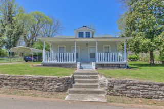 1010 Bridge St, Columbia, TN 38401