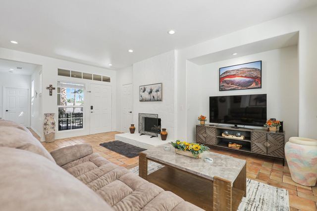 60755 Living Stone Drive, La Quinta, CA 92253