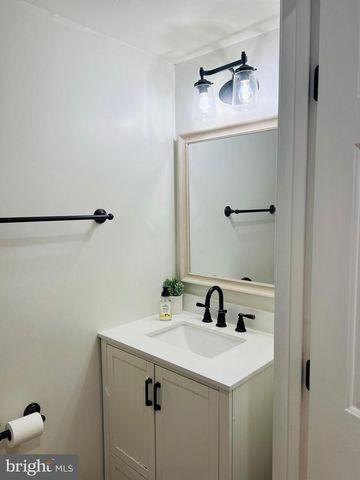 6007 NEWPORT LN, Frederick, MD 21701