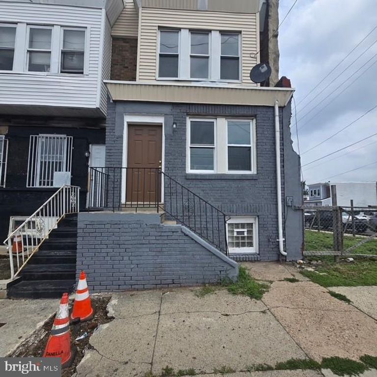 203 W WYOMING AVE, Philadelphia, PA 19140