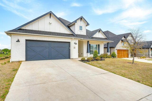 2664 Streamside Drive, Burleson, TX 76028