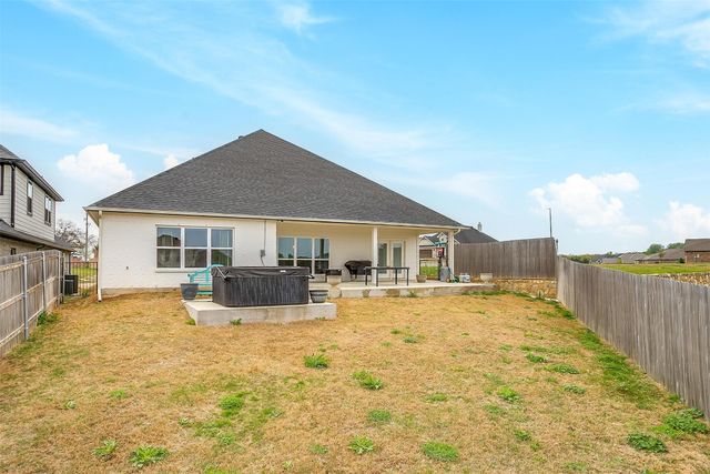 2664 Streamside Drive, Burleson, TX 76028