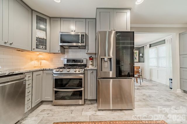 3723 Litchfield Road, Charlotte, NC 28211